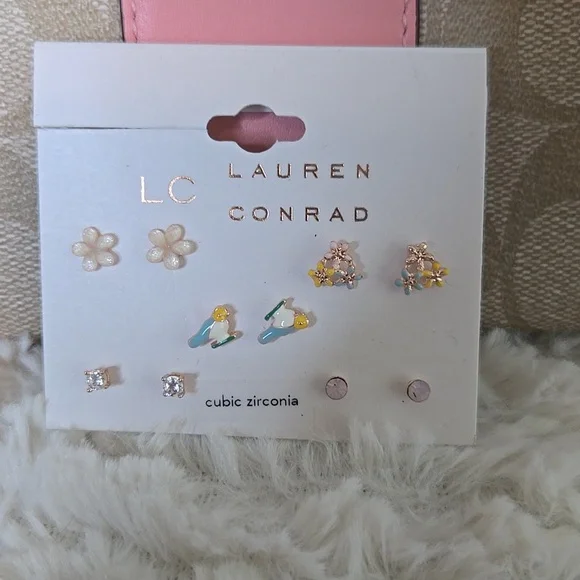 Coach Beige and Pink Wristlet With Lauren Conrad Nwt 5 Pair Of Earrings - Picture 3 of 11